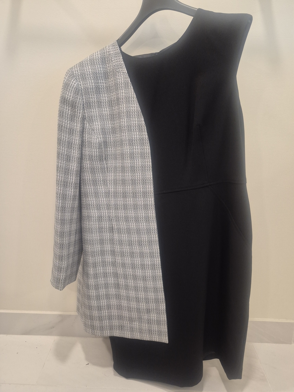 Women’s Black And White Plaid Dress Suit - Picture 4 of 5
